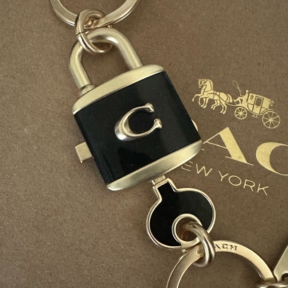NWT Coach Lock and Key Bag Charm / Key Ring - Picture 4 of 13